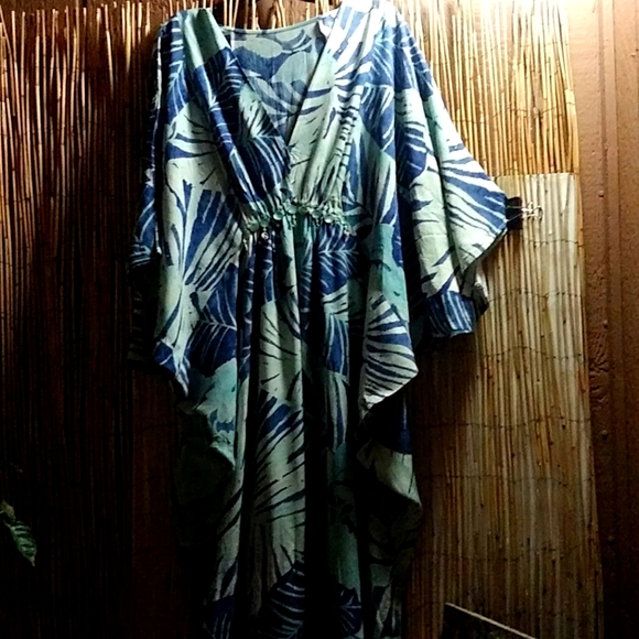 Vacation / Staycation Dress - Picture 1 of 7